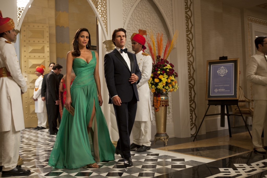 Paula Patton and Tom Cruise in Mission Impossible Ghost Protocol