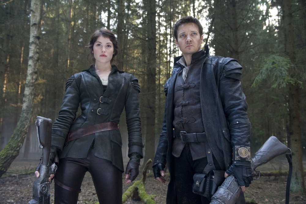 Left to Right:  Gretel (Gemma Arterton) and Hansel (Jeremy Renner) in Hansel and Gretel: Witch Hunters.